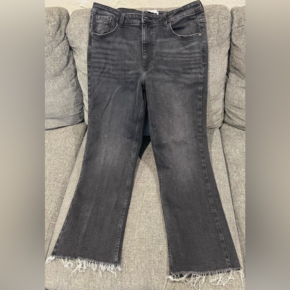 •Zara High-Waisted Mini Flare Jeans• - Picture 1 of 3